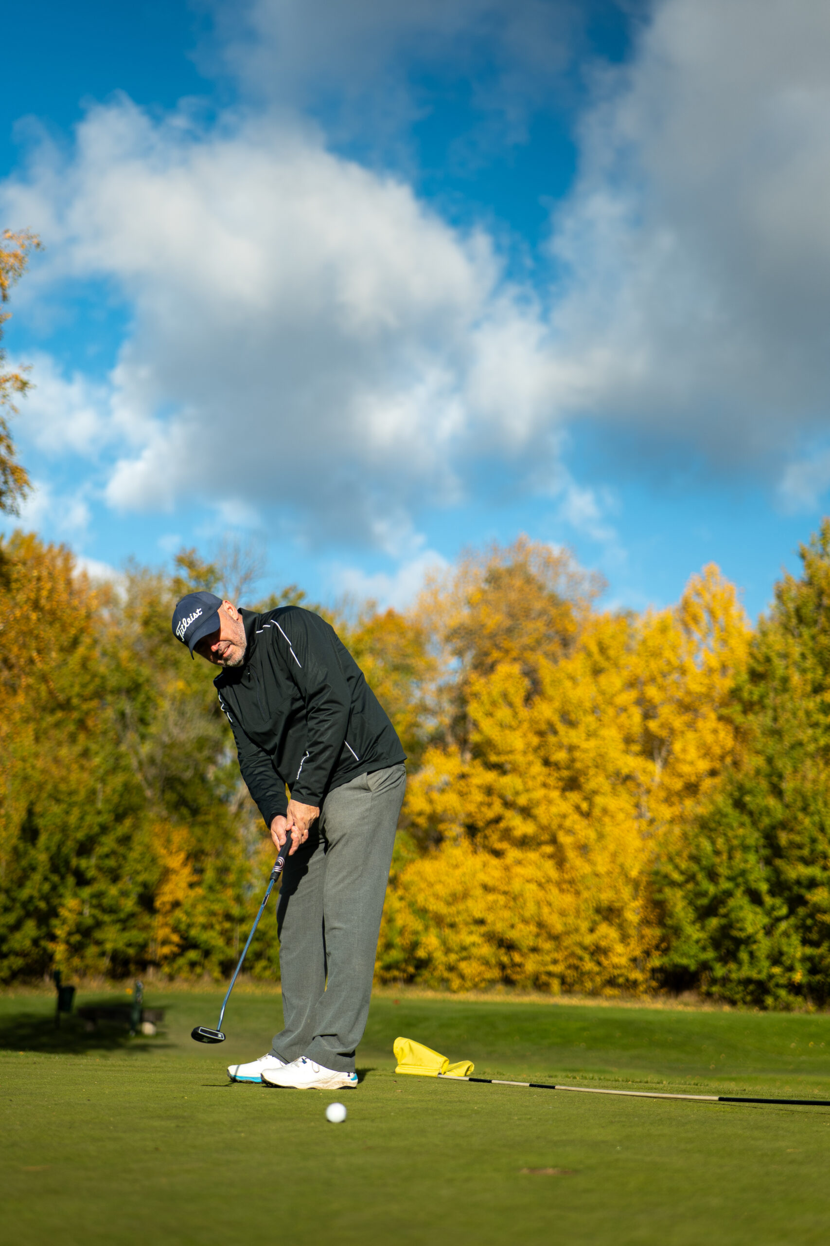 Övningsområde med driving range och puttinggreen på Tjusta Golfklubb